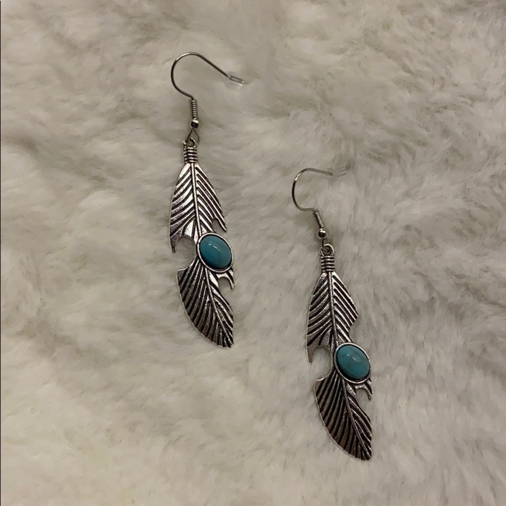 NWOT 🛍 Bundle for DISCOUNTS off Merch or Shipping